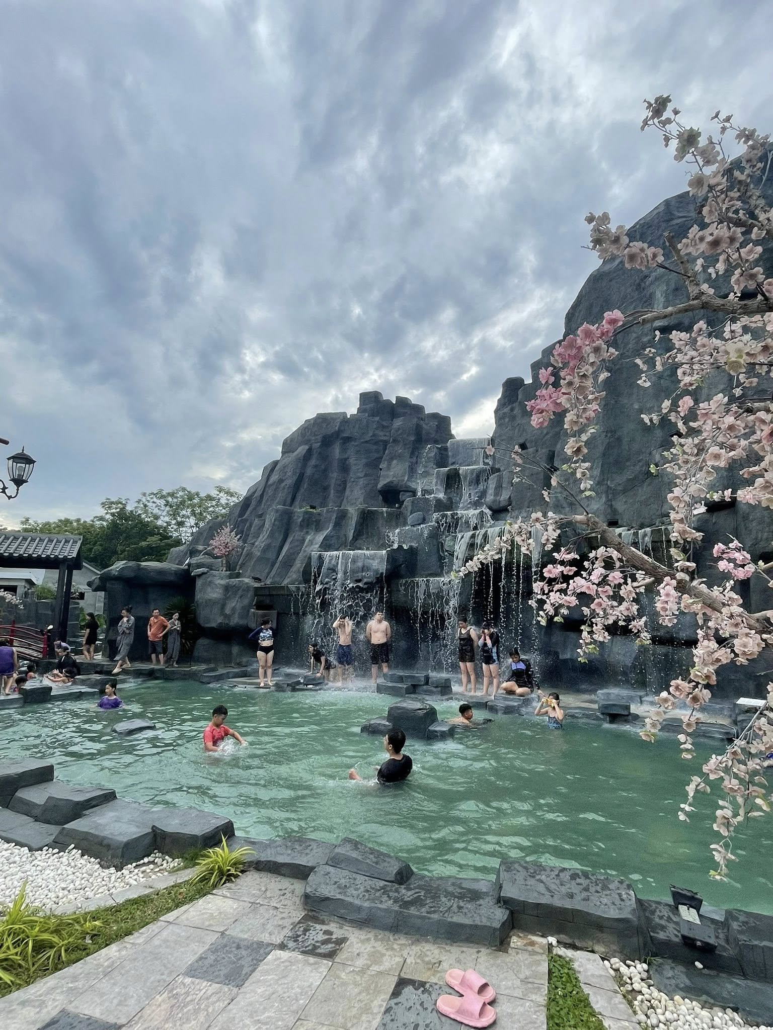 565809978 1561858994804425 1652912485528371981 N