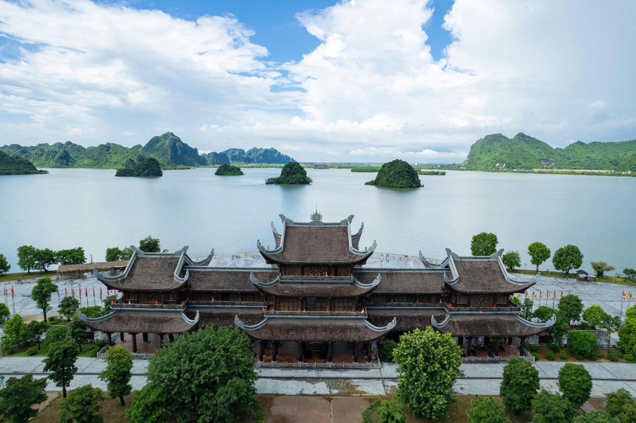 546777560 1269510328549853 6016577563281893750 N